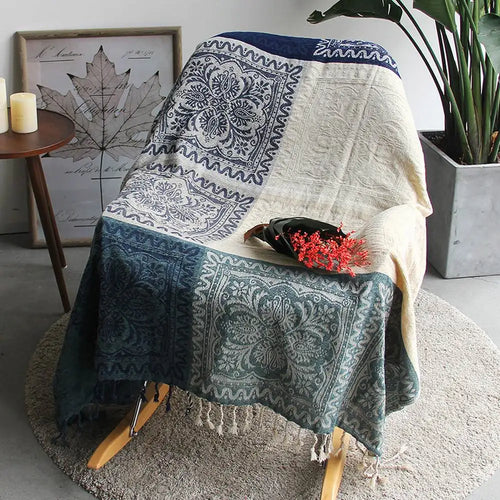 Arcade Chenille Jacquard Throw - 150 x 190cm / Belgravia Atelier